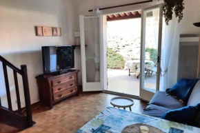 Nice 35m with garden and wifi near the beach